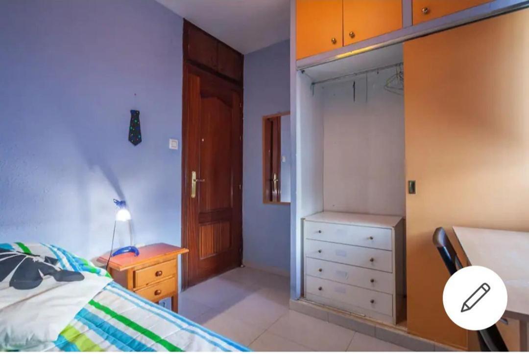 Piso Con Buena Red Wiffi Fibra Optica Alquiler De Habitaciones Seville Luaran gambar