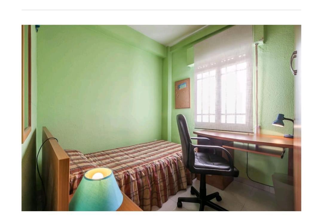 Piso Con Buena Red Wiffi Fibra Optica Alquiler De Habitaciones Seville Luaran gambar