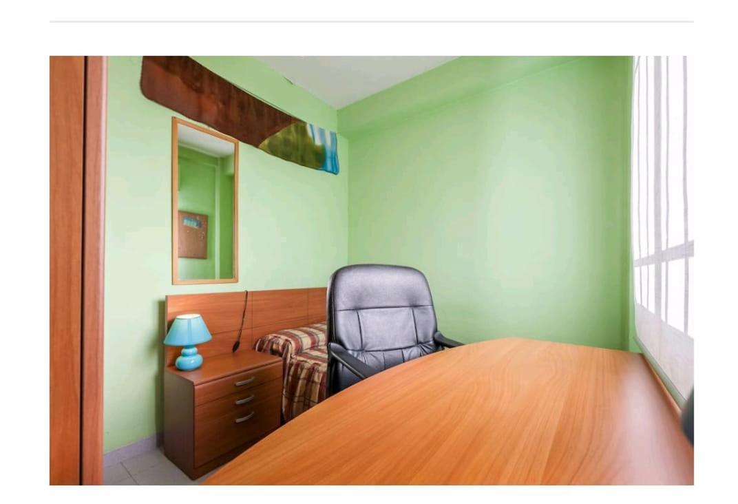 Piso Con Buena Red Wiffi Fibra Optica Alquiler De Habitaciones Seville Luaran gambar